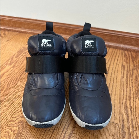 Sorel Puffy Waterproof Boots Womens 9.5 Black - Picture 2 of 9